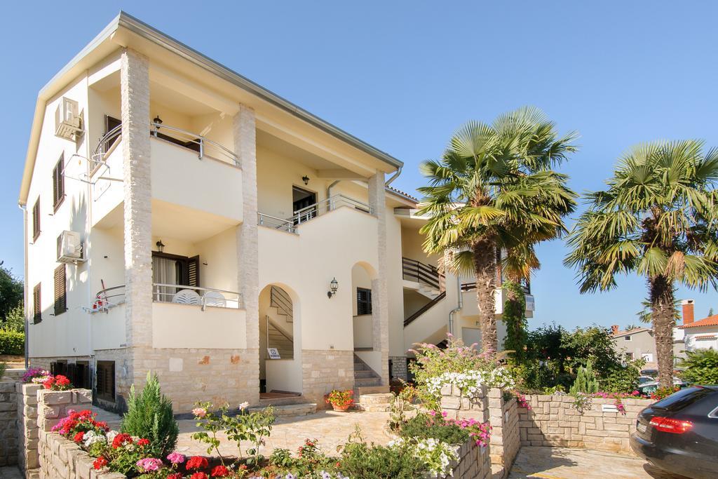 Apartments Marizela Пореч Экстерьер фото