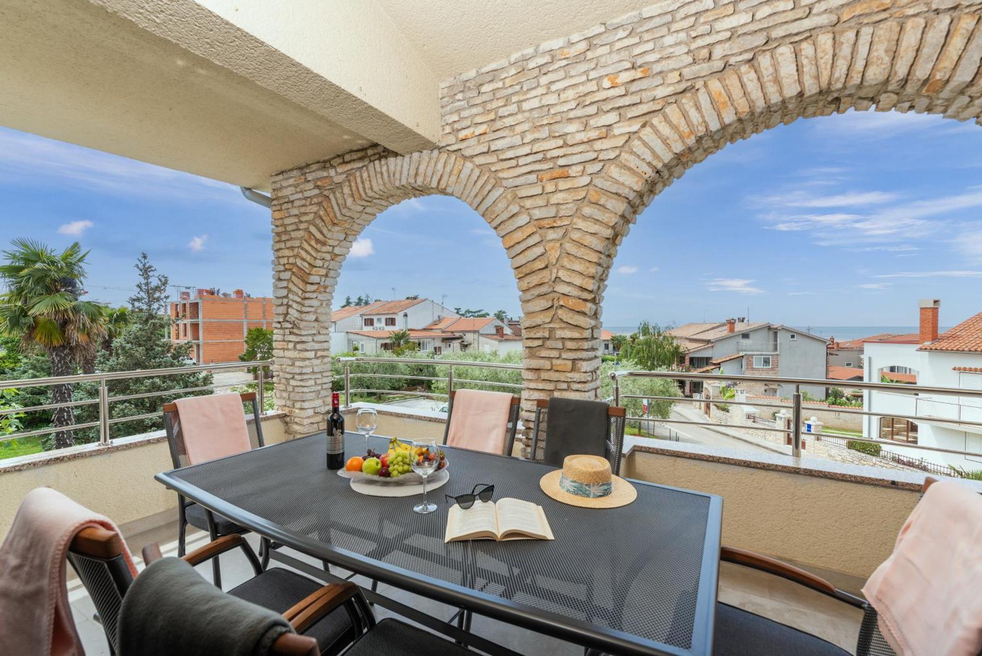 Apartments Marizela Пореч Экстерьер фото