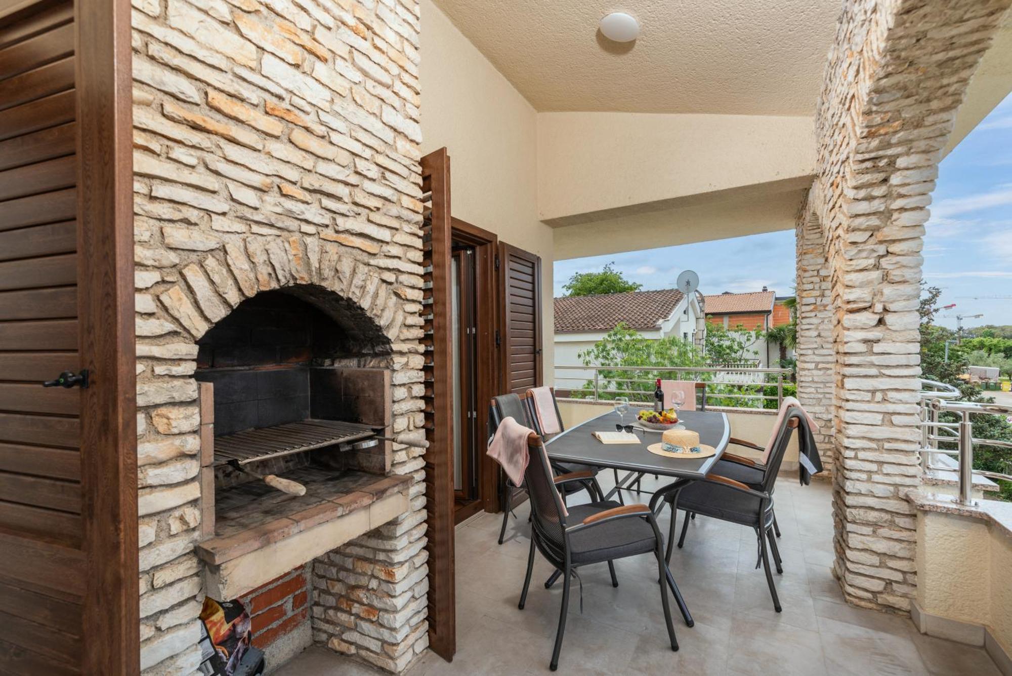 Apartments Marizela Пореч Экстерьер фото