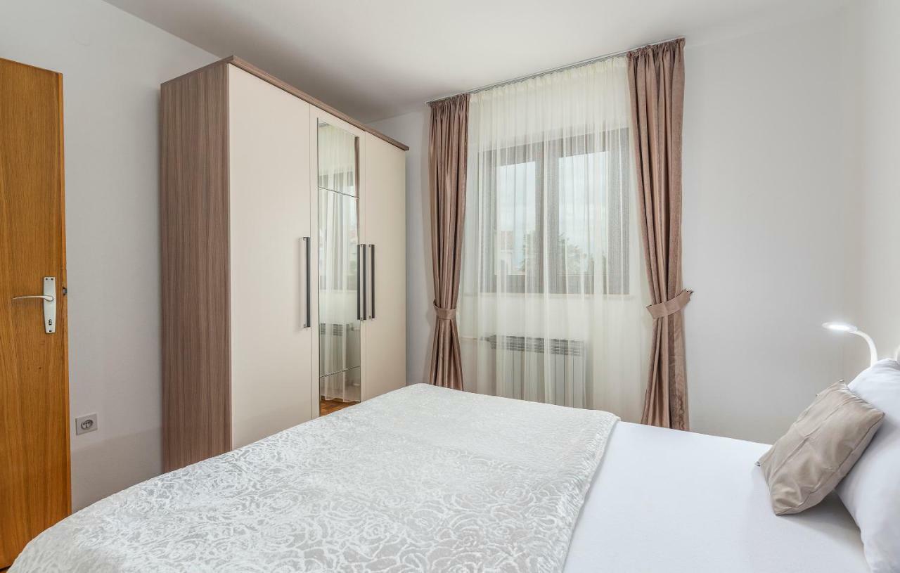 Apartments Marizela Пореч Экстерьер фото