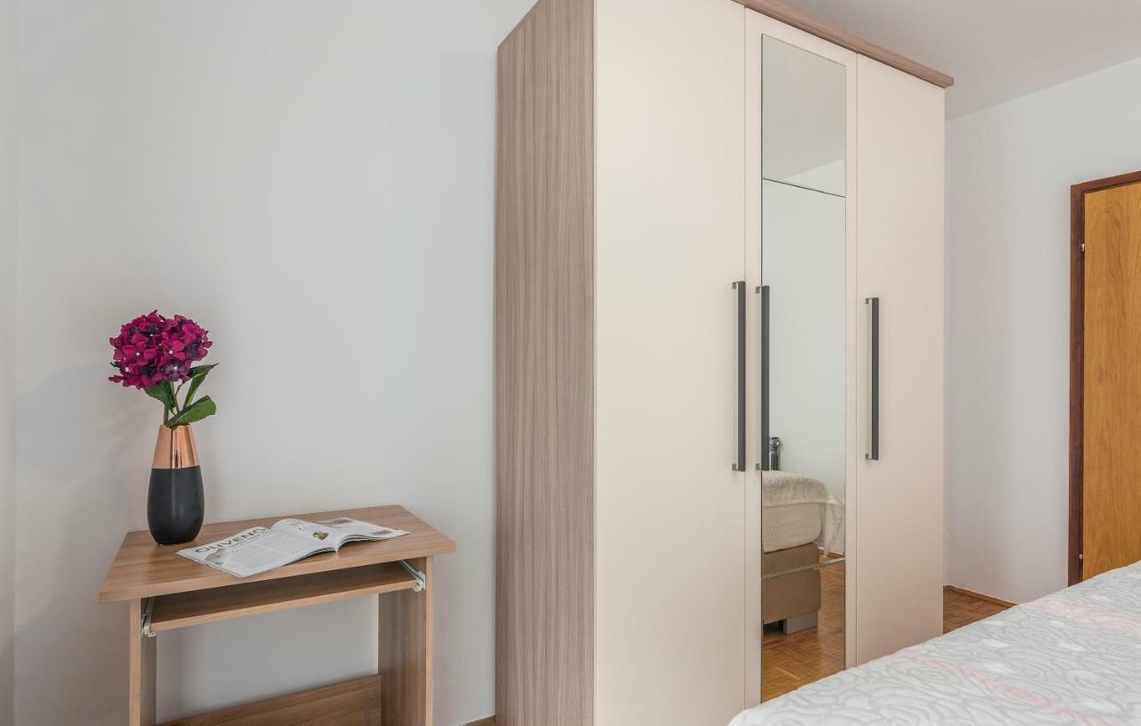 Apartments Marizela Пореч Экстерьер фото