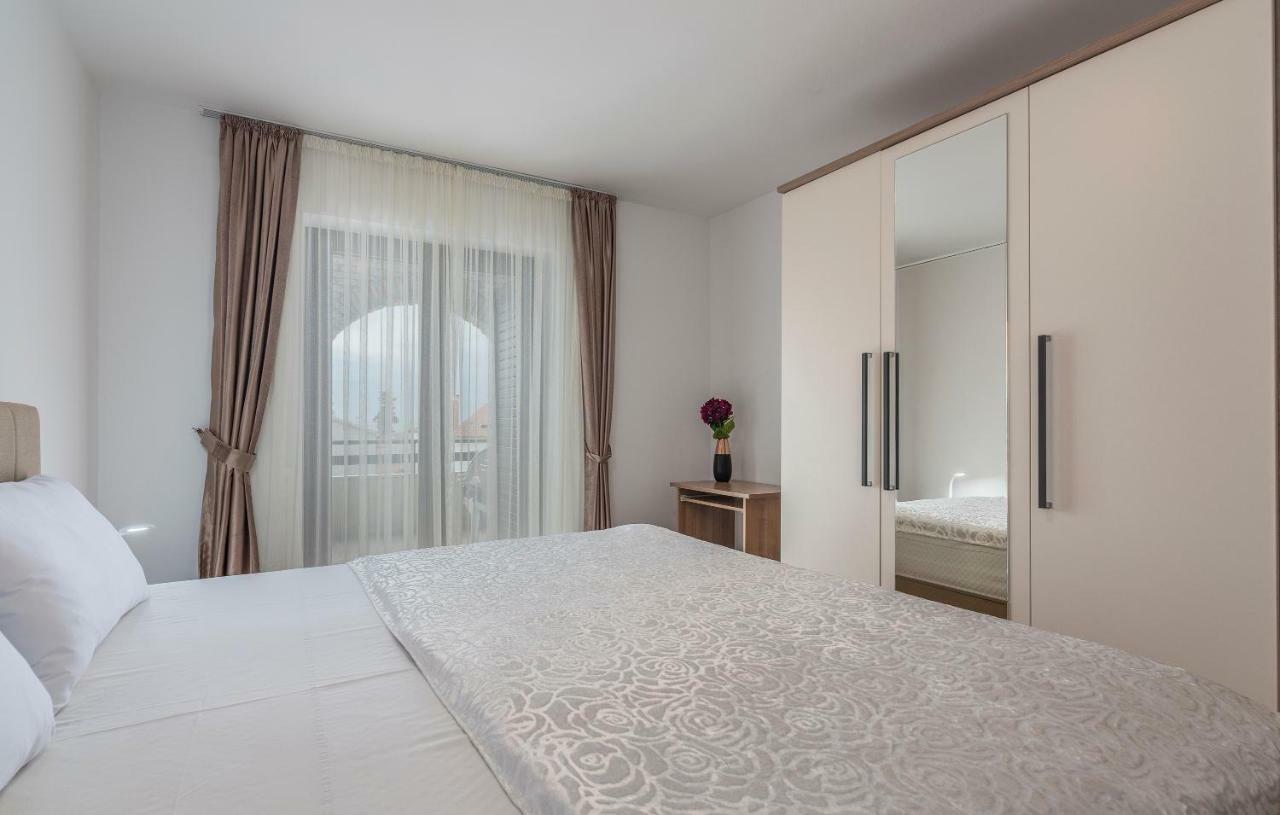 Apartments Marizela Пореч Экстерьер фото