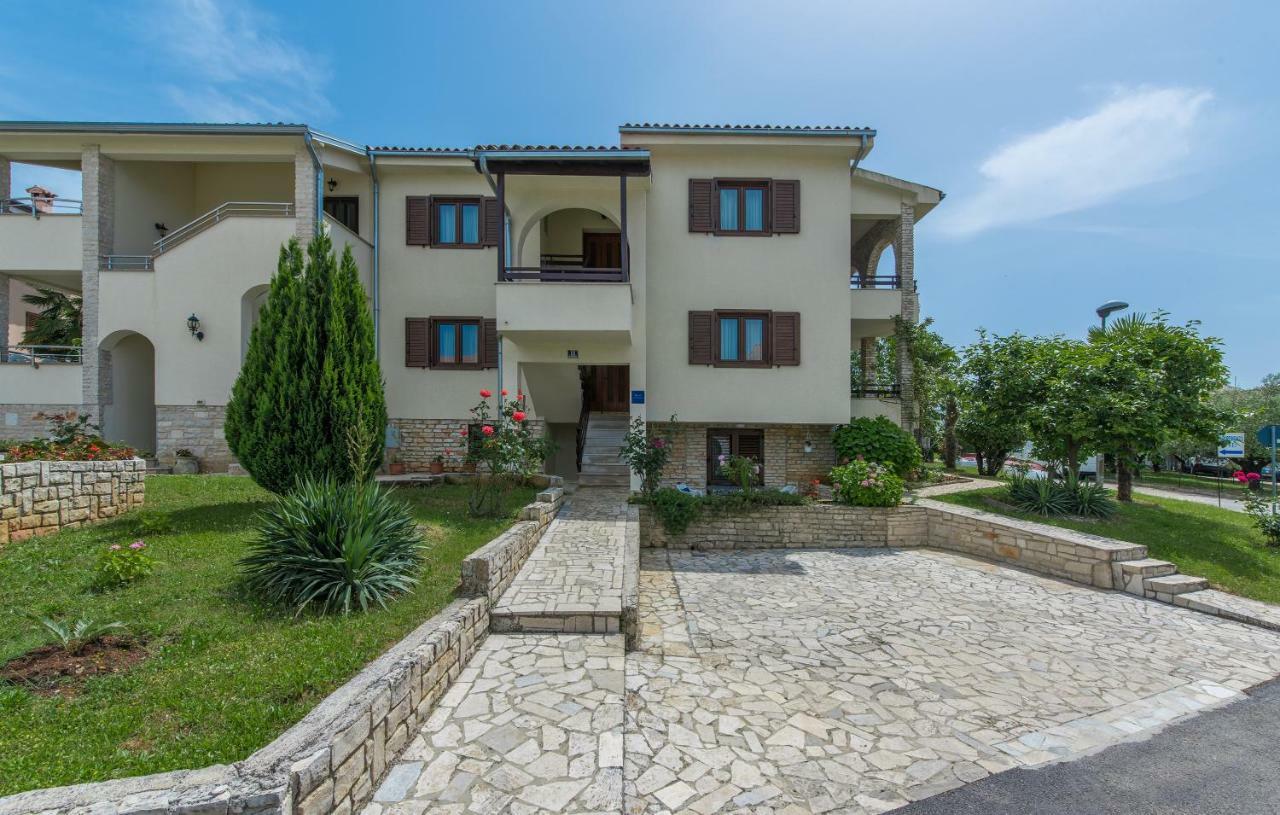 Apartments Marizela Пореч Экстерьер фото
